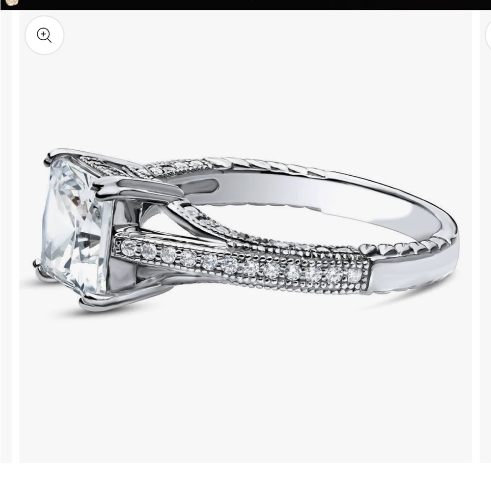 Princess Cut Engagement Ring - Picture 3 of 11